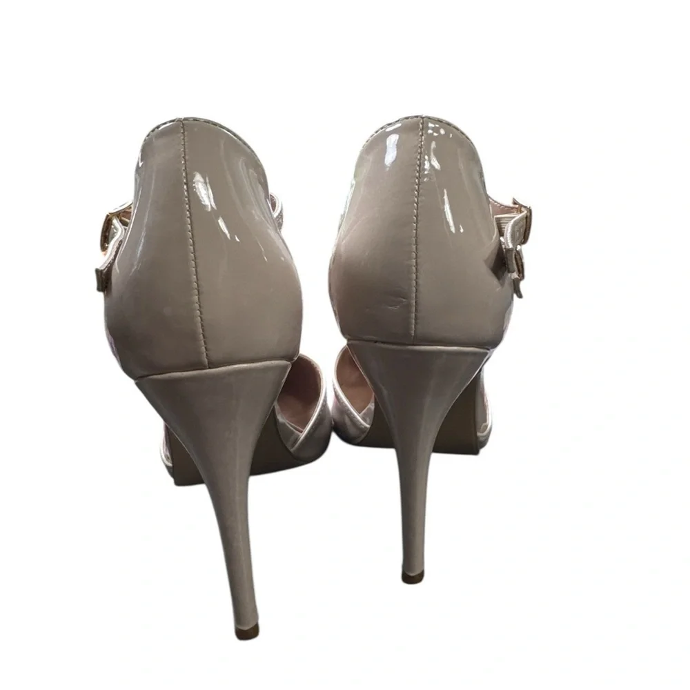 Journee Collection Nude Patent T-Strap Heels | Size 8.5 | Pointed Toe Pumps